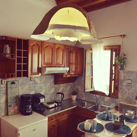 Bright & Relaxing Loft With Attic In The Heart Of Mykonos Apartmán *